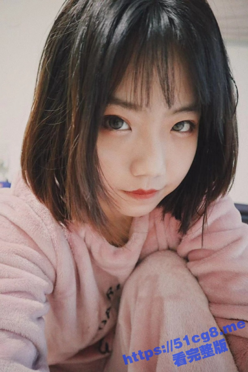 清纯翘乳小学妹 穿着渔网情趣衣 口交深喉 床上撅起小屁股露着淫穴菊花被狠狠插入！