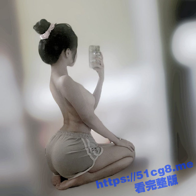 韩国小美女真会玩啊！和男友私底下聊骚视频美照惨遭泄密流出 竟然把整只手都插进去了！