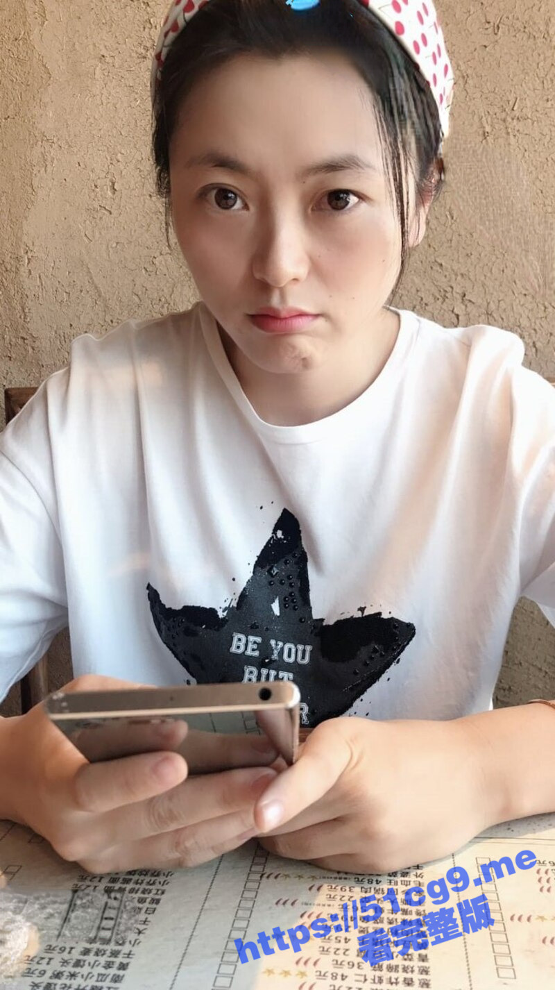 清纯美女 刘嘉莉 绿帽癖男友找单男上演3P 极品身材穿上情趣内衣与网袜真的好性感