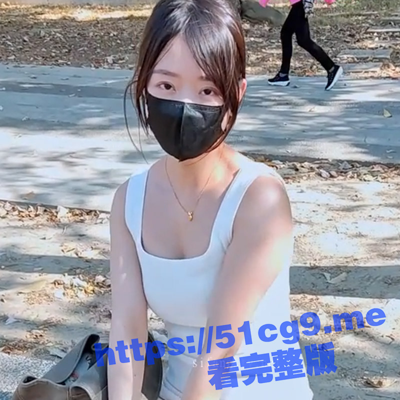 推特极品女神台妹 ssrpeach私拍 路边单身美女邀约去她家 一起在床上玩双人动作游戏