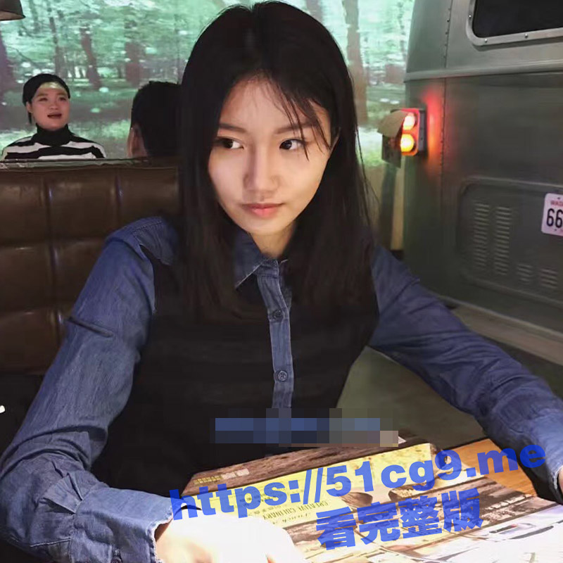 清纯舞蹈系靓 被前男友曝出闷骚的一面 在床上被男友用手暴力捅到高潮尖叫 表情失控