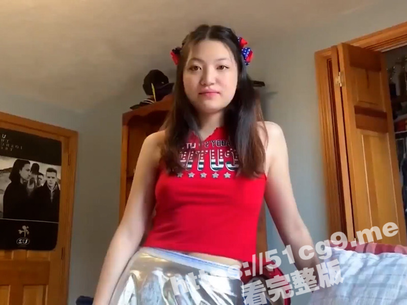 超级清纯反差美女 在家被洋男友的大屌无套输出 口爆吃精 看妹子表情被大屌插的很舒坦