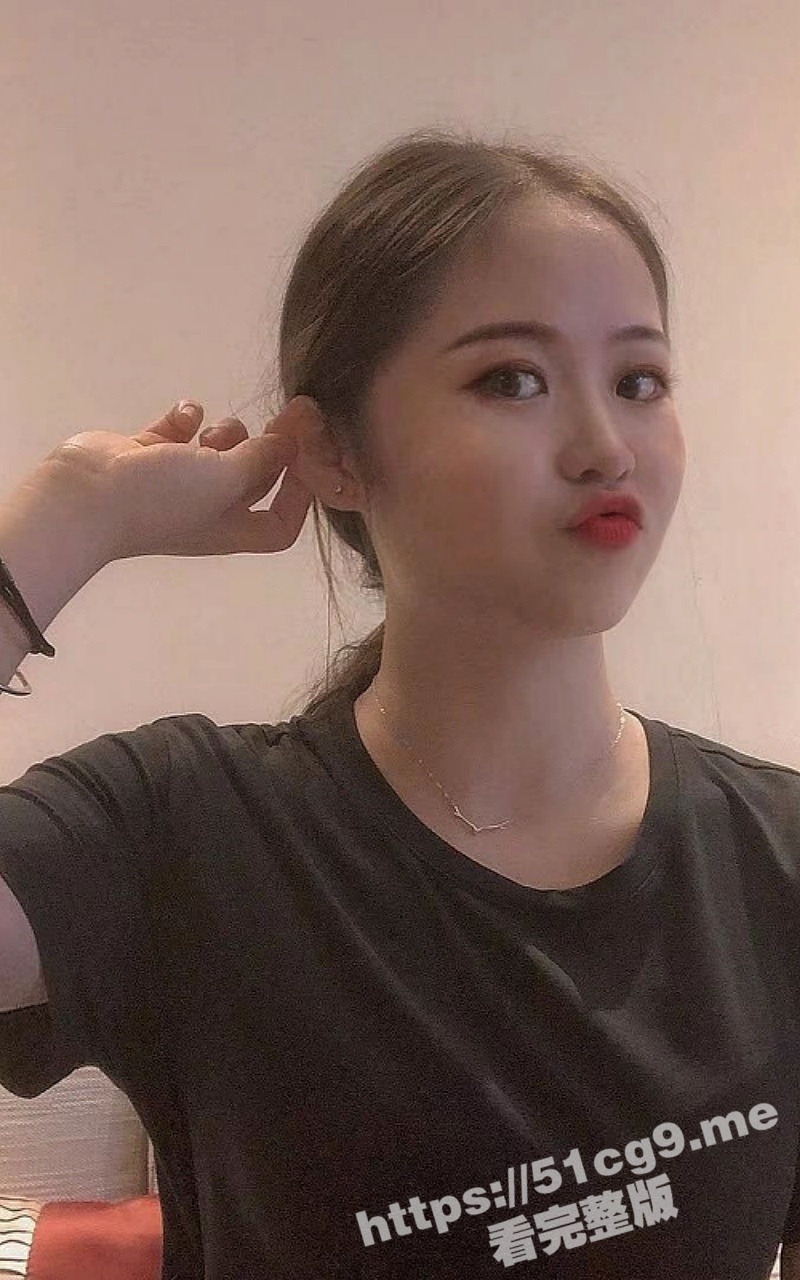 修手机泄露 反差陪酒妓女 婊子 龚萍萍 裸体口交 特写掰穴尿尿 超骚视频照片被曝光