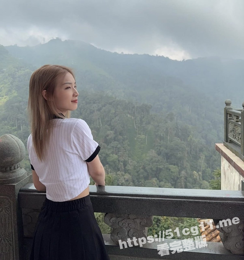 韩国极品巨乳反差女神 自拍给男友吃鸡视频惨遭泄密 被发布在网络上供网友欣赏！