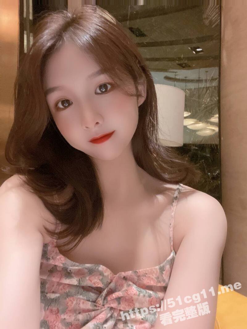极品少妇大眼细腰蜜桃臀 肤白貌美大长腿好清纯 诱惑嫩穴口交后入做爱