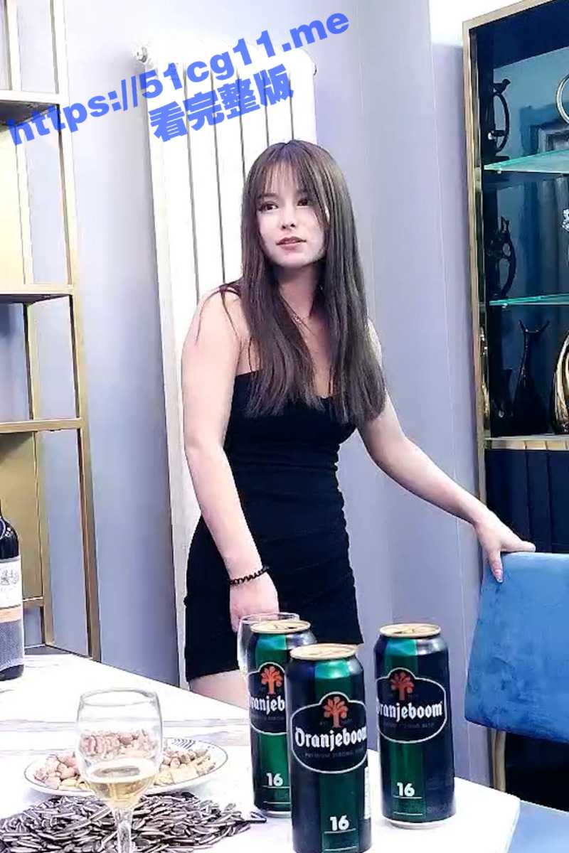 迷奸系列 把白皙漂亮的高颜值女同事 带到家里灌醉后 一顿狂操嫩穴 醉酒后干起来最爽了