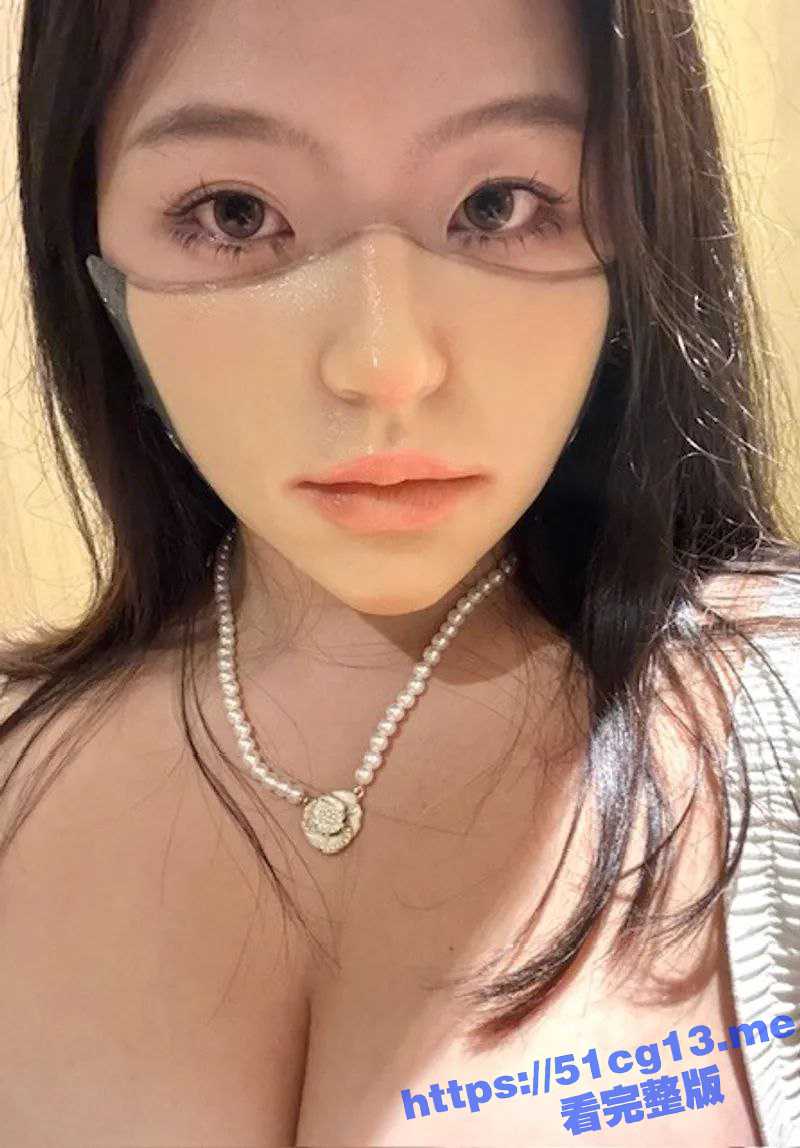极品巨乳萝莉戴面具私拍自慰视频 电动自慰机不停的抽插骚逼 淫水乱喷 特反差