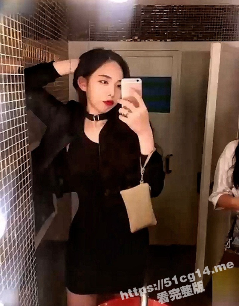 高颜值反差女神 性爱视频泄密惨遭网爆 上面深喉下面潮吹内射！