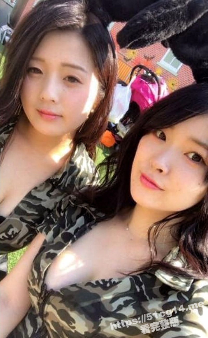 掏出胯下大屌 瞄准狂野嫩模 性感小嘴巴射击 狠狠地打一炮！