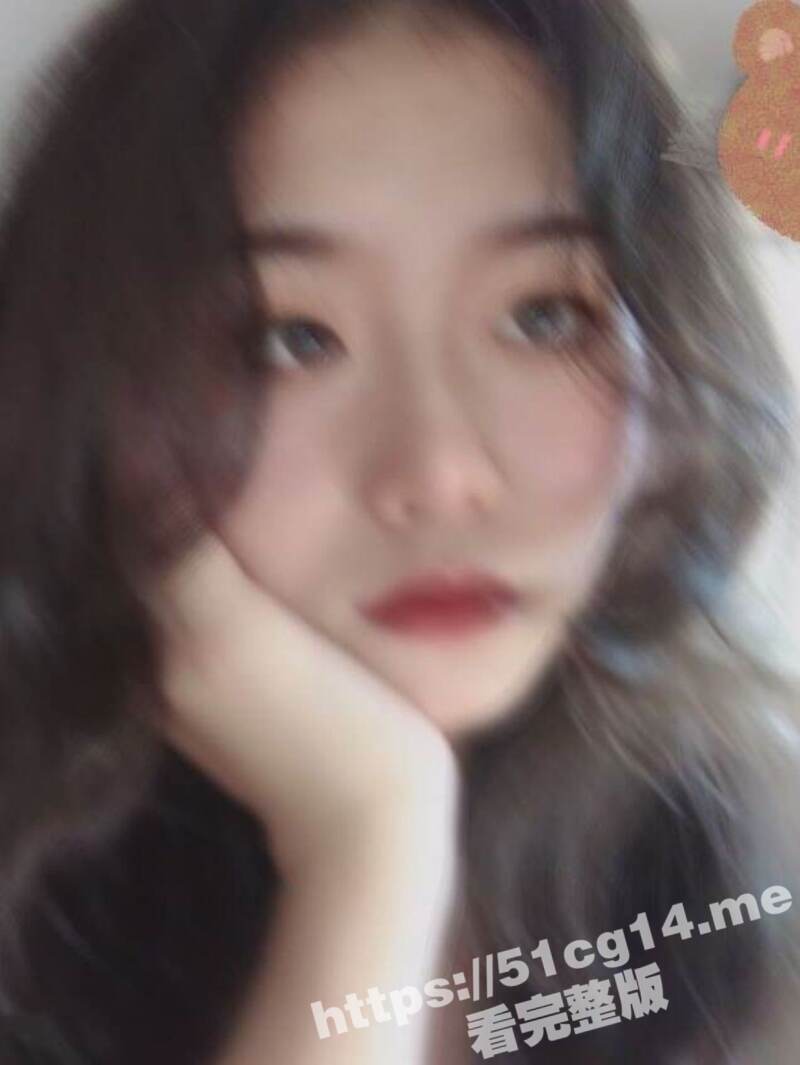 最强反差良家眼镜妹！穿着衣服是平胸文静清纯嫩妹 脱掉衣服就是巨乳反差骚货！