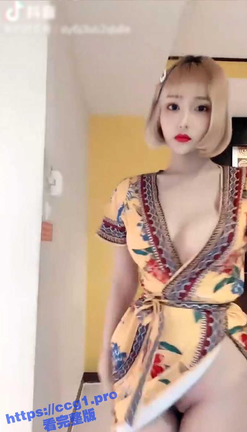 极品稀缺 惊艳走光 露乳 露毛 露逼 生活走光 抄胸合集！