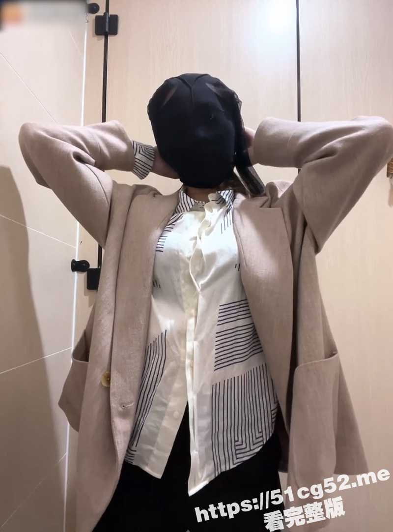 极品高颜值性瘾母狗 公厕脱光自慰 在家穿黑丝自慰 最后黑丝套头 反差感极强！