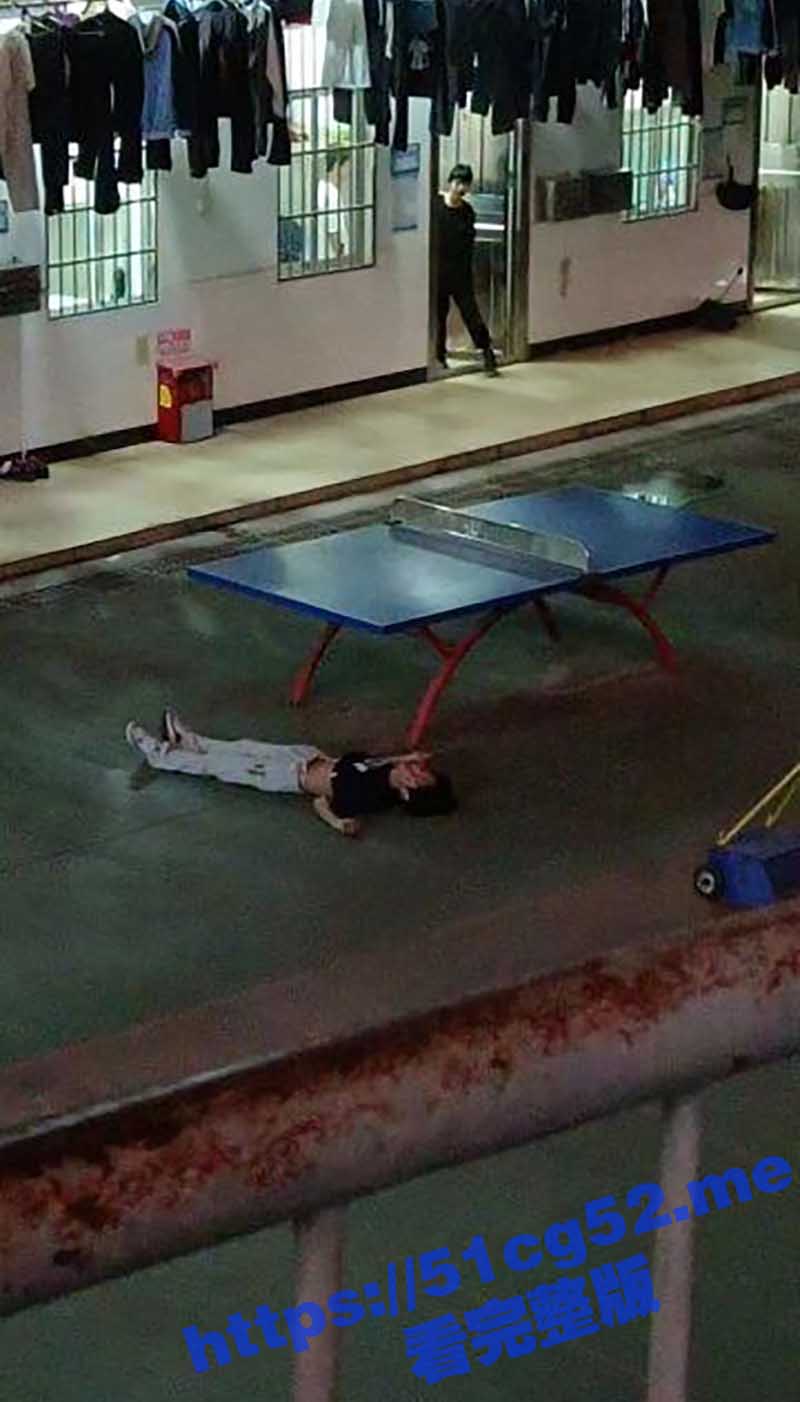 广西梧州 男的和女朋友吵架分手 想不开跳楼自杀 目前学校没有给出任何解释