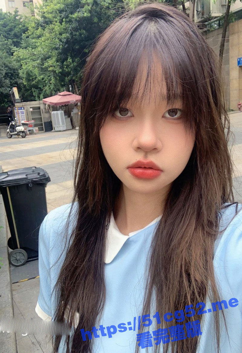 约炮大神 大烟枪 调教有点婴儿肥的绝美小母狗 穿着丝袜制服用美腿和玉足 足交 做爱！