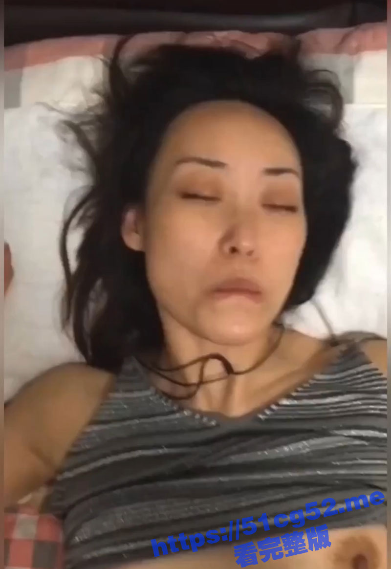 河北保定离异少妇 长期没有经过男人的滋润 突然约个炮友在酒店做爱 爽到死去活来！