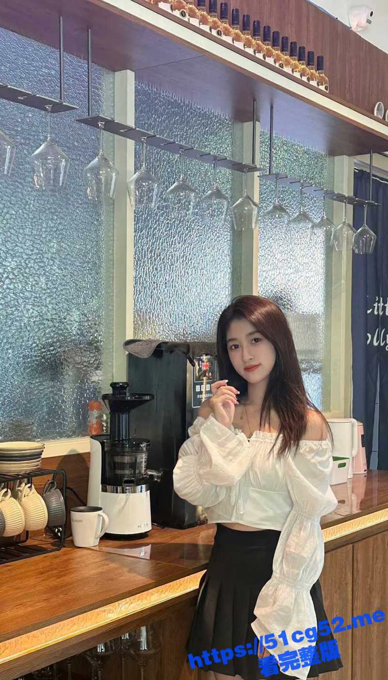 绿帽奴带着自己的极品人妻母狗 约了两个单男来一起4P 轮着爆操黑丝高跟反差母狗！