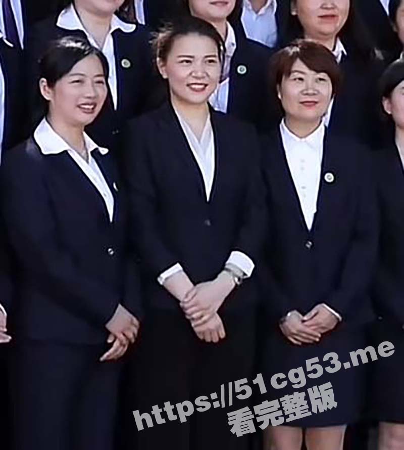又一个骚老师 极品身材反差人民教师 超喜欢后入的荡妇 有老公也忍不住出来约炮 非常开放玩的很花