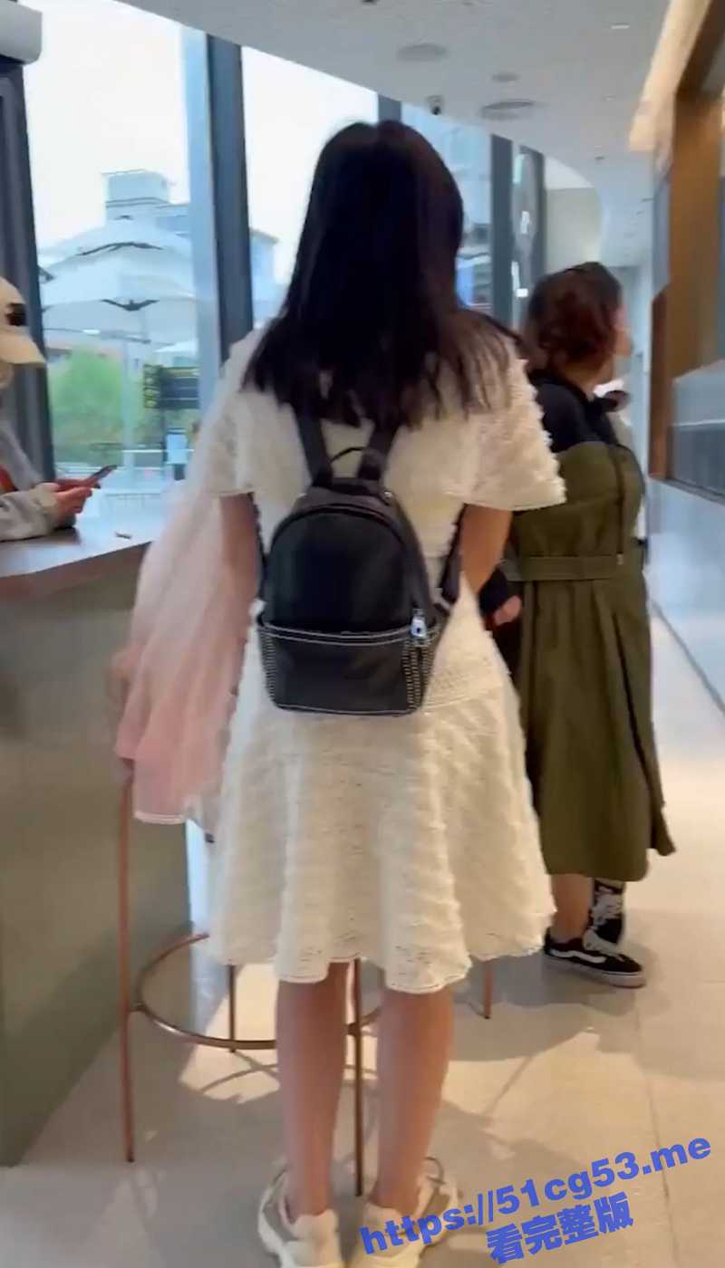 抄底大神 夏日来袭抄底大神出动！白裙妹 JK妹 风骚人妻 小门户饱满鼓鼓 超诱惑！