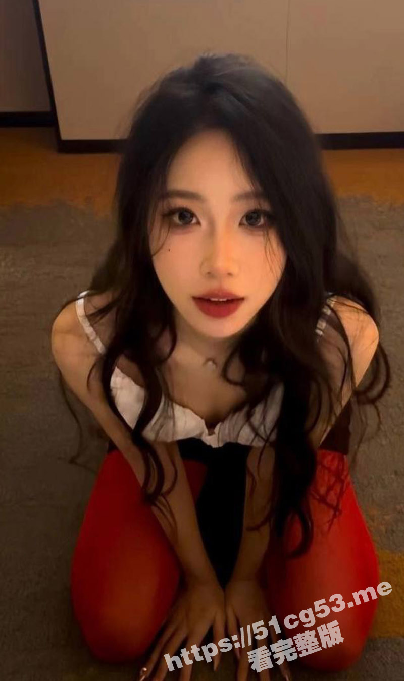有钱人的精盆！顶级身材 高颜值极品母狗 夏羲瑶 像条狗一样毫无尊严被金主踩头调教 骑脸服侍口交啪啪