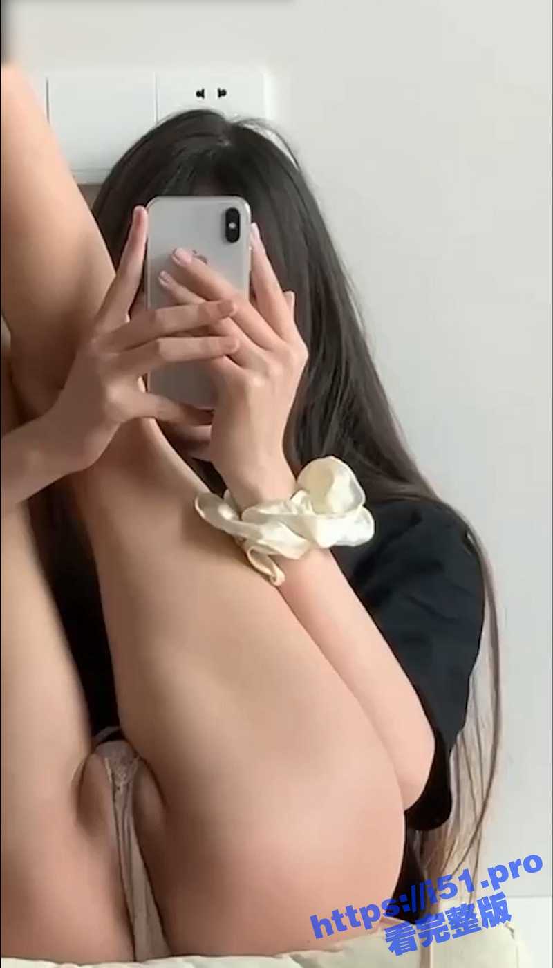 高颜值留学生 极品反差婊 刘露 被金主包养当母狗 深喉吞精淫荡十足！