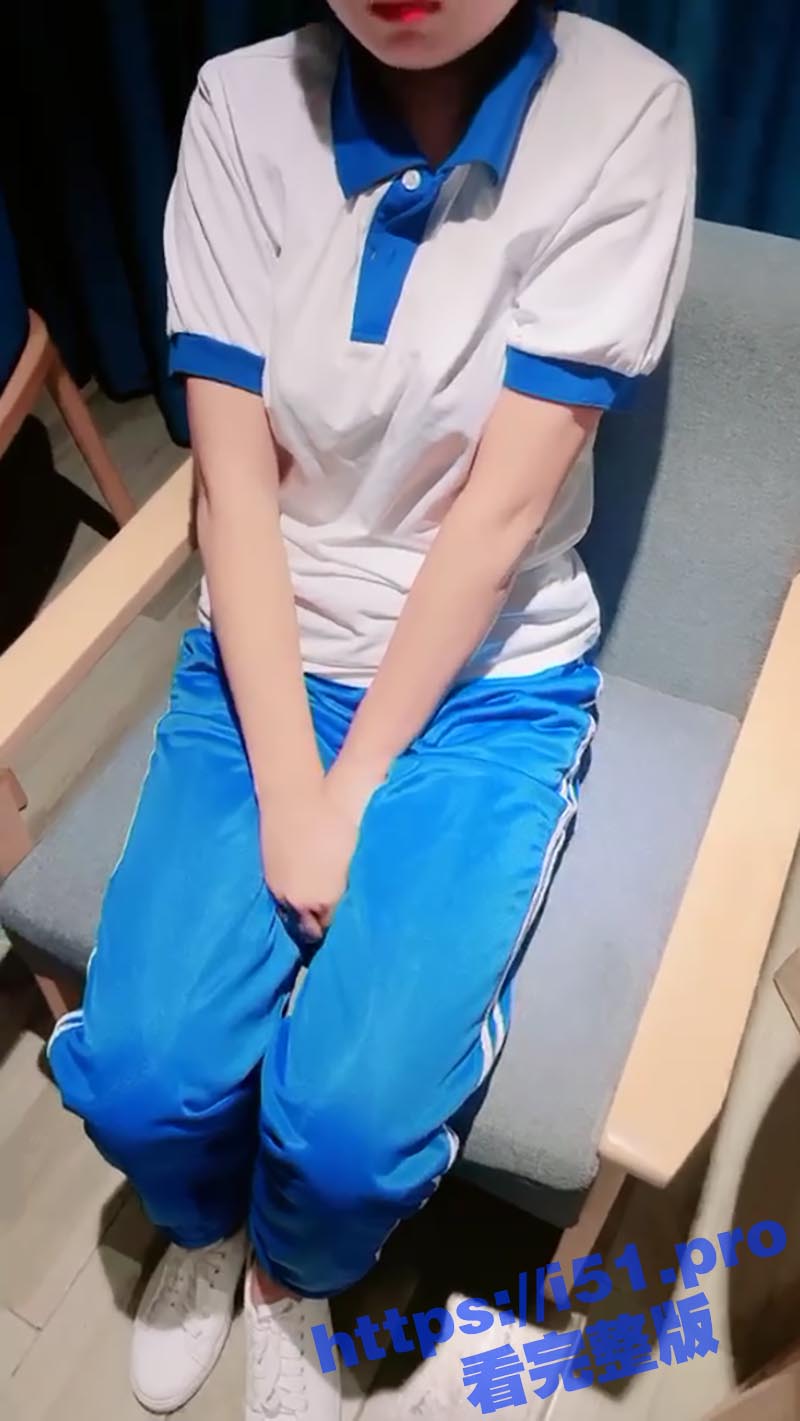 花1800拿下的极品大奶学生妹 绝对是纯天然奶子 小穴毛稀少肥美 主动上位抽插到高潮 身体不断痉挛抽