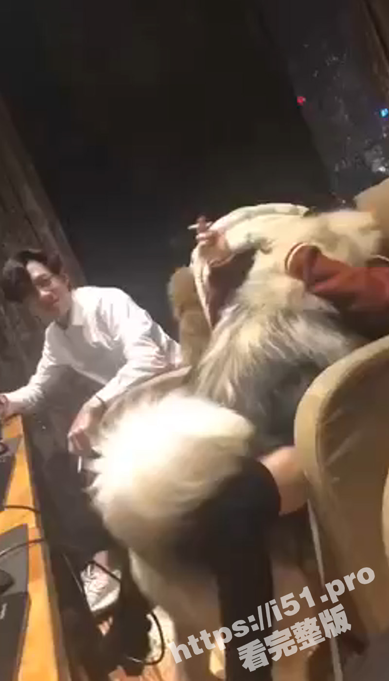 这就是养大型犬的好处吗？这阿拉斯加看着真有劲啊！