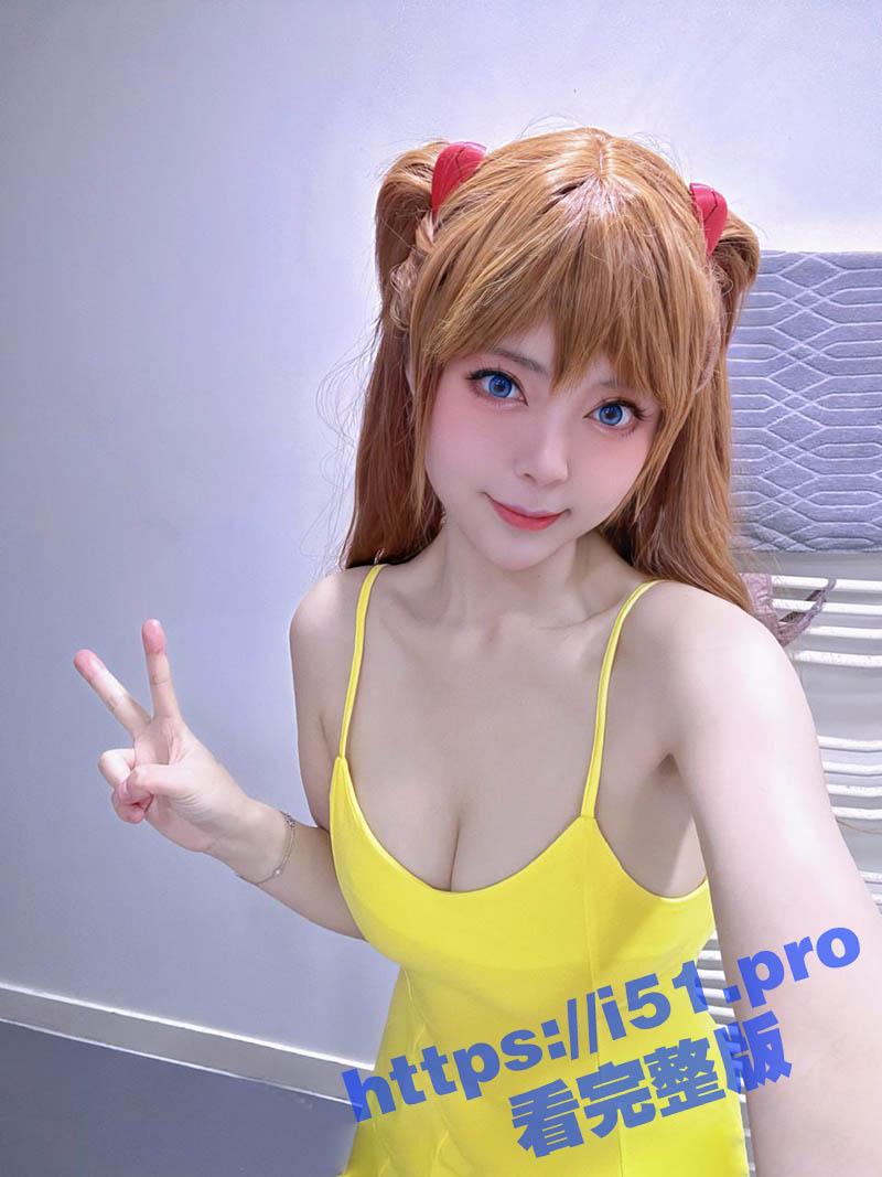 OnlyFans大奶福利姬 一只云烧 娇小的身躯硕大的奶子 身材实在太顶了 完美童颜巨乳人间尤物