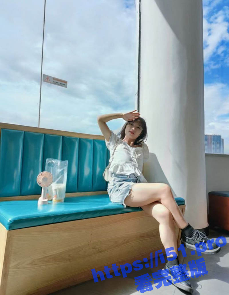 曲靖医学高等专科学校 护理专业眼镜妹 黄淑瑶 水嫩漂亮的小美女 被学长哄去开房后入爆操