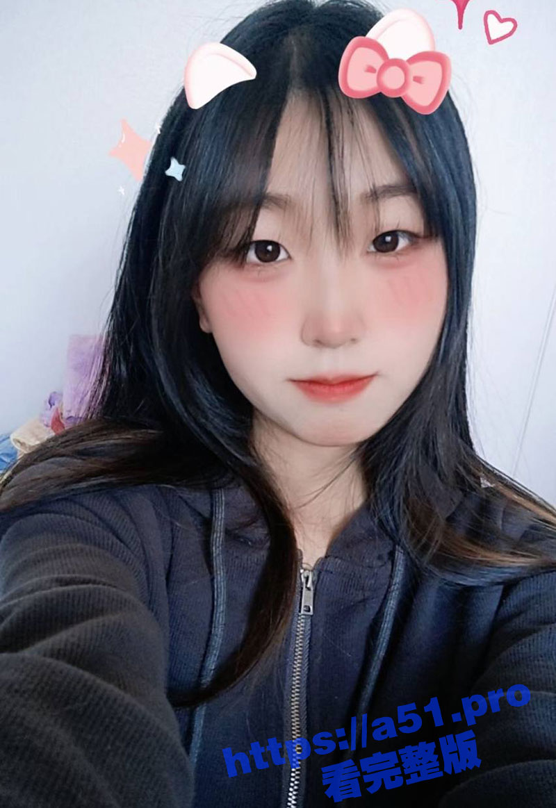 重庆大学妹子 有男友却还要与人外出干炮 公开叫价1k一晚并且男友竟然还没意见