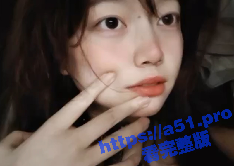 西北大学00后岁大学生 颜值高身材一流的清纯女大 在床上反差到极致 自慰摸奶用跳蛋抽插自己的嫩穴