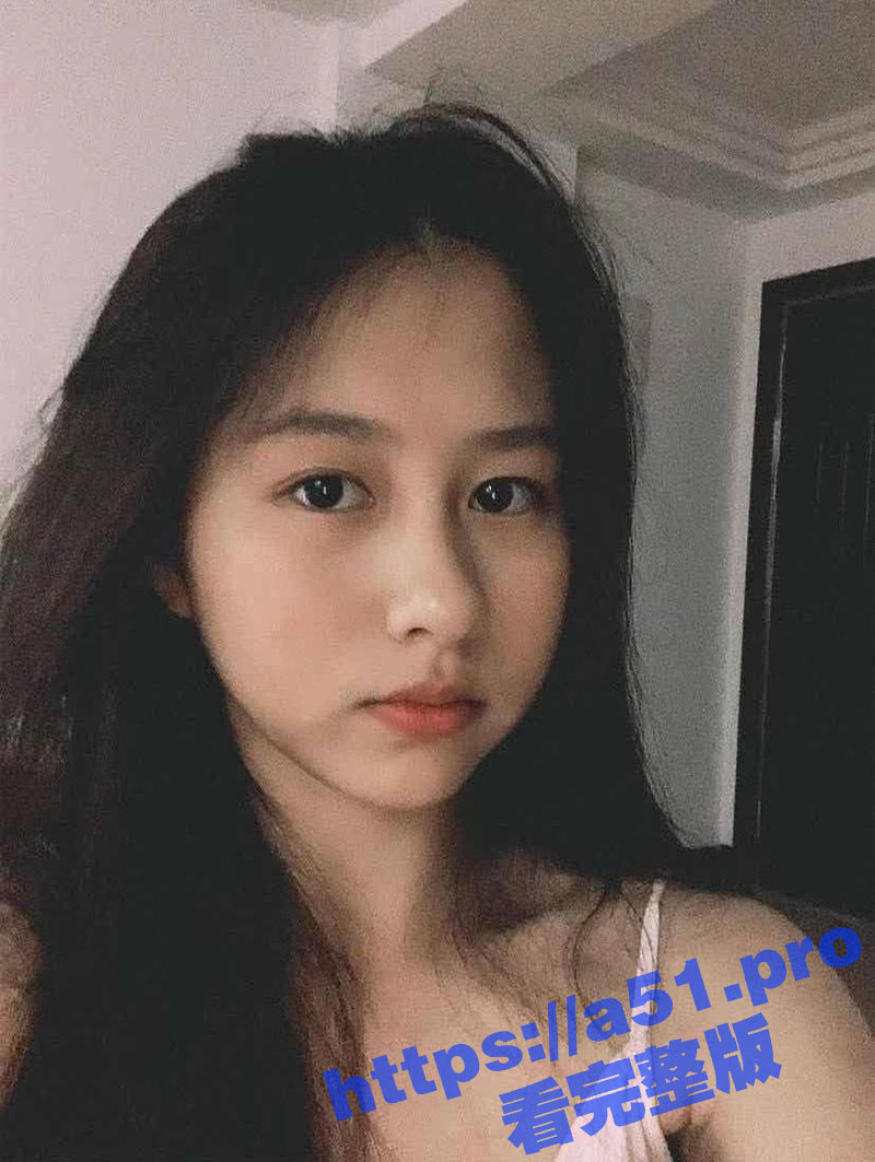 极品颜值翘臀校花 做爱视频被前男友泄密 虽然逼黑了点 但皮肤是真白啊 这屁股你们爱不爱