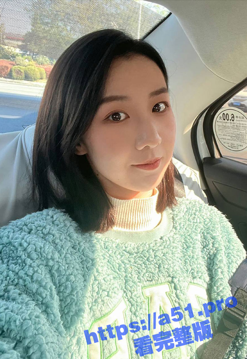 上海高颜值白领 前凸后翘的身材非常顶 高冷气质御姐女神秒变胯下母狗！