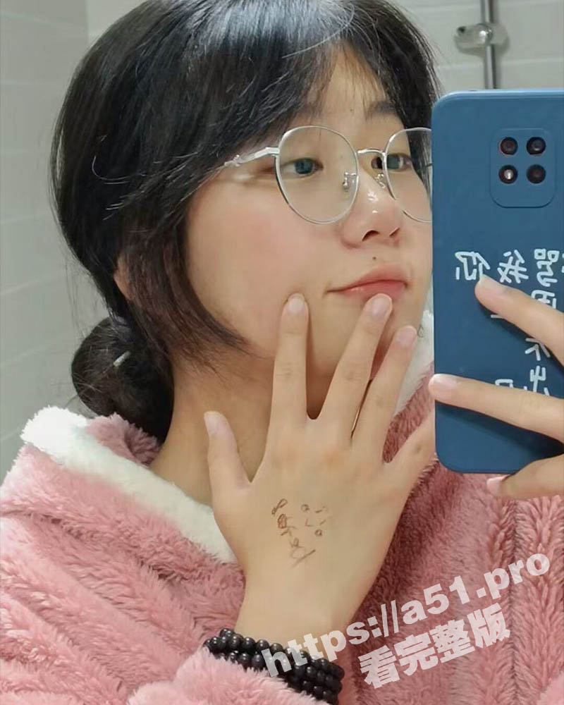 玩CSGO认识的太原理工嫩妹 表面上是好好学生 但在床上非常的闷骚 虽然不是处不过小穴依然紧致