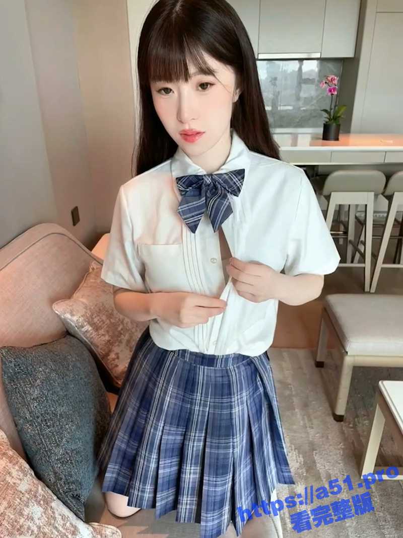 成都极品嫩妹 张玉媛 被土豪金主网调自拍 极品粉乳超漂亮！馒头逼一线天简直无敌！