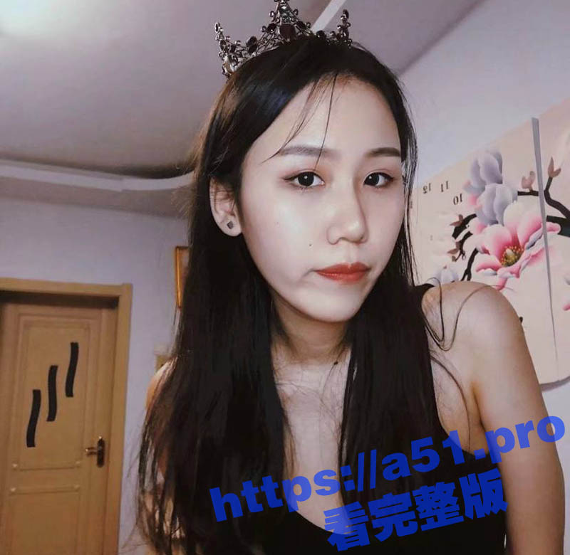 重庆女大学生 身材一流的骚逼 公开卖淫就连男友都没意见 这个颜值和身材一晚1K也算便宜了