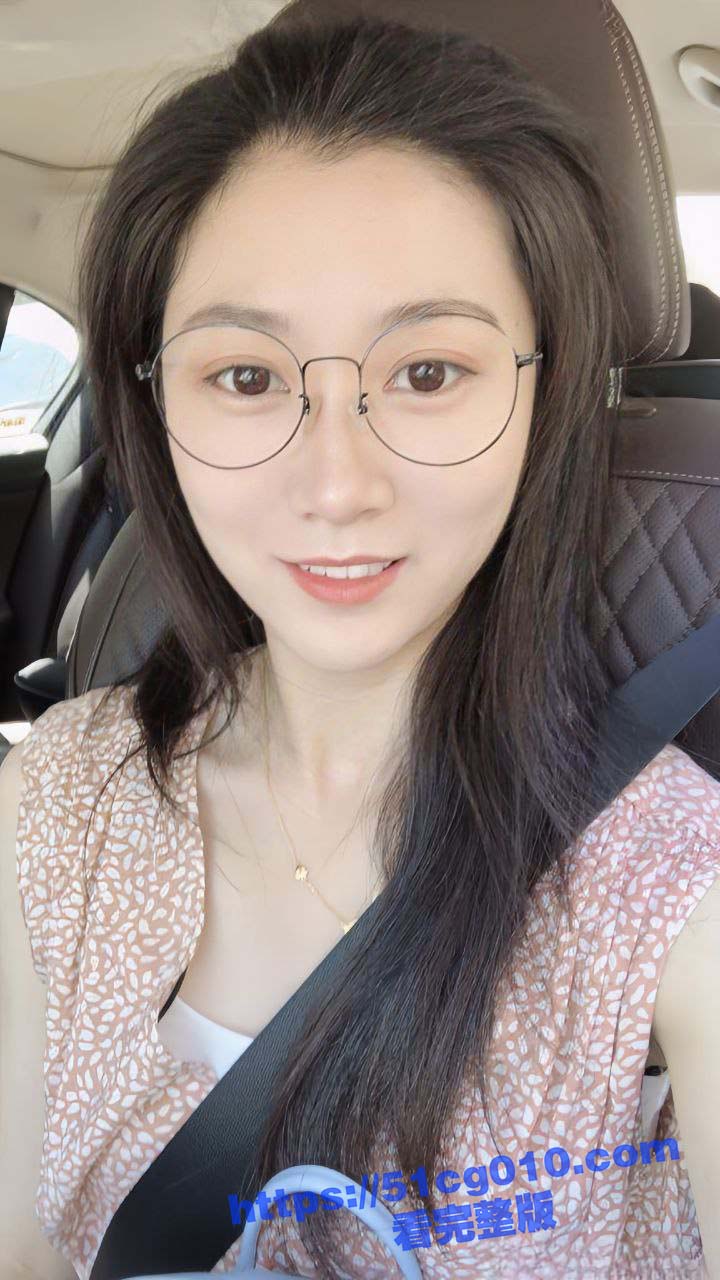 偷情教师气质人妻 脱光衣服判若两人 到房间就疯狂做爱 被操的呻吟不断 白浆四溢