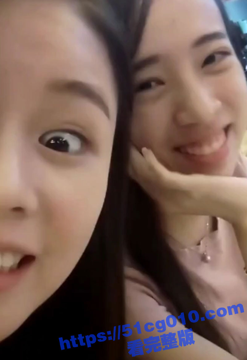 朋友婚礼认识的反差伴娘 追到手后刚开始还说没吃过鸡巴嫌脏 尝了几次后吃的比谁都开心 怪我咯！