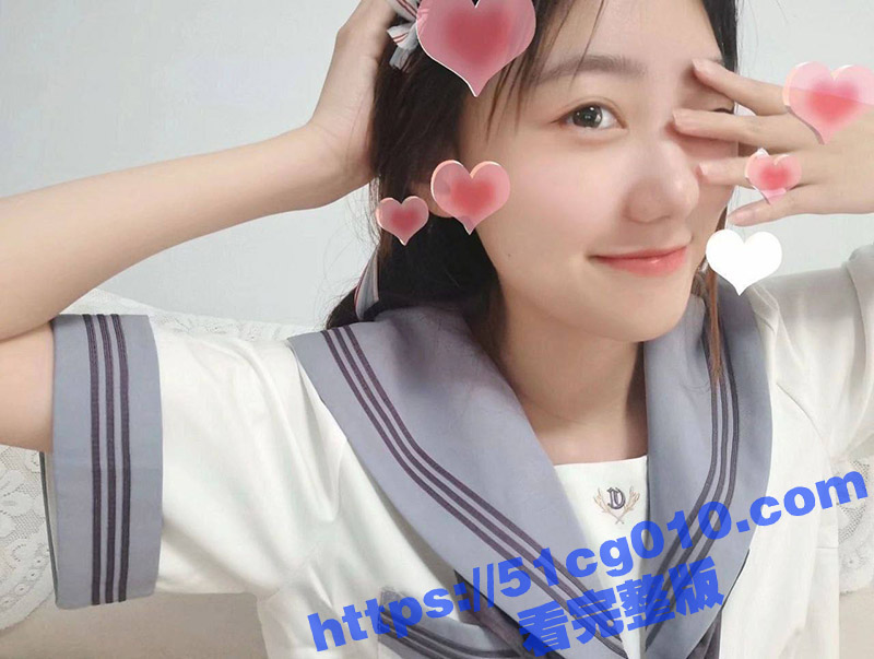 杭州大学反差婊母狗 沈覃 颜值和身材都超极品的女神 喜欢穿各种制服操逼 这腰臀比真是爱了
