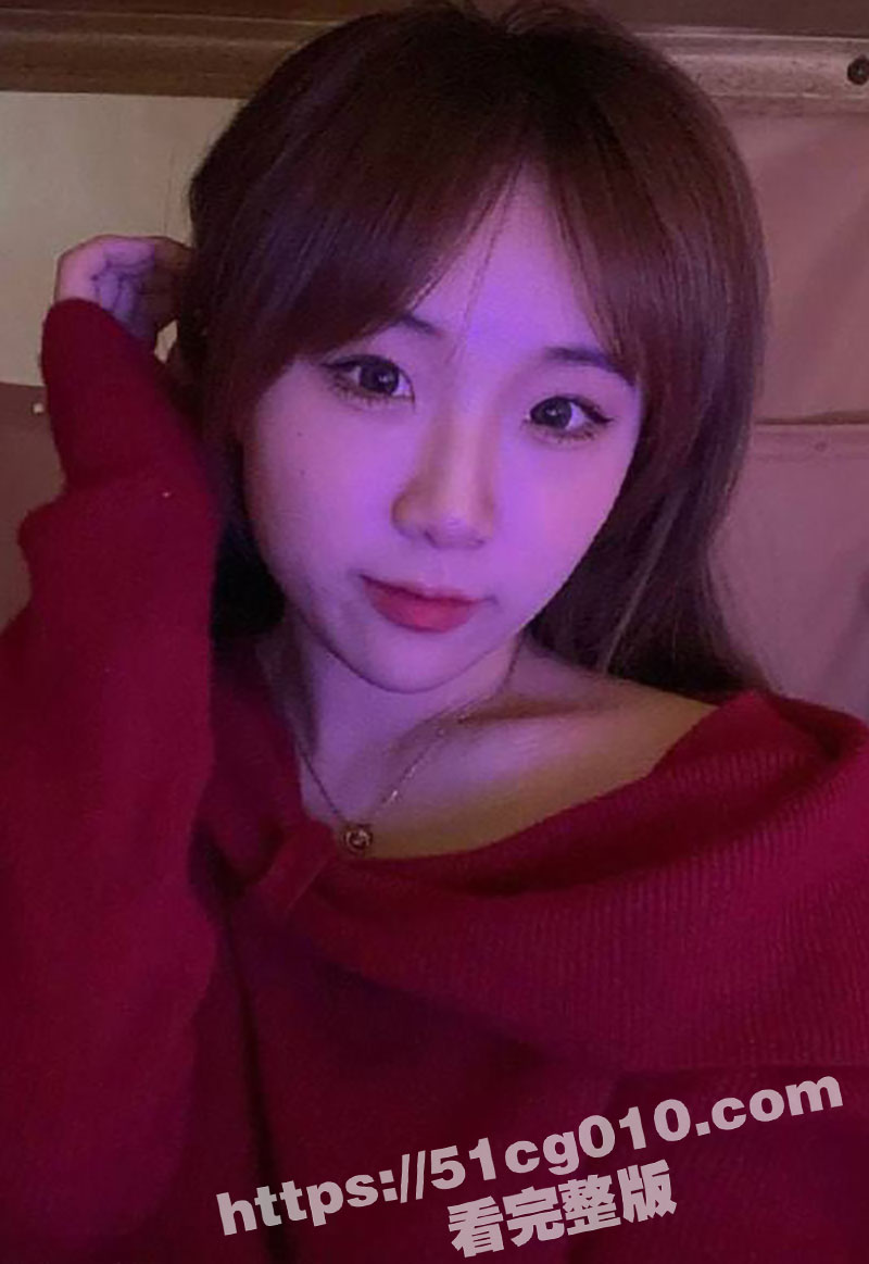 清纯女大学生在宿舍发情 给男友发自慰揉奶视频 做爱时还被男友偷拍 最后视频泄密流出！