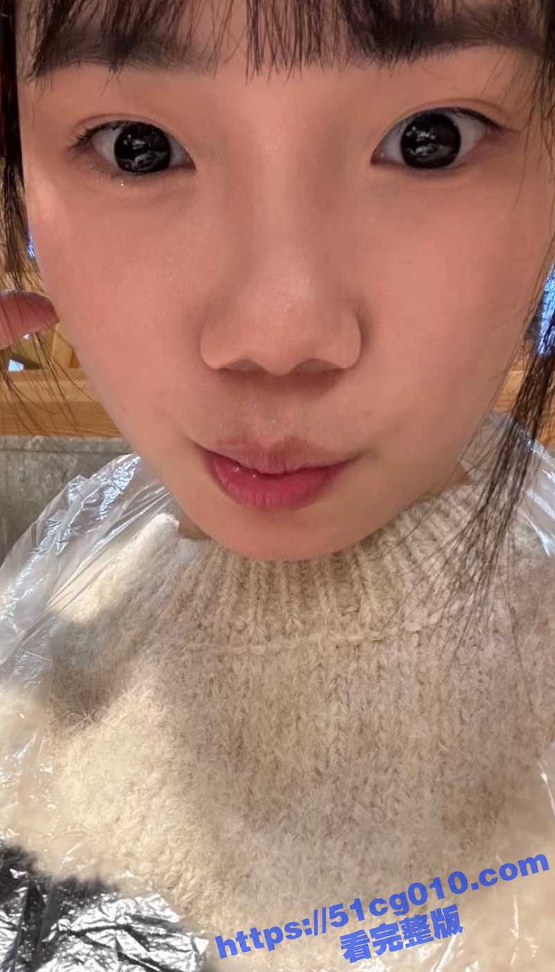 湖南长沙 刚满18岁的极品反差邻居 妹妹在床上非常害羞 嫩嫩的身材和大屁股太爽了！