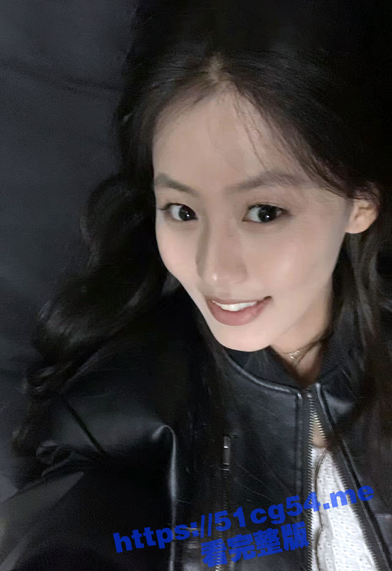 大神电竞酒店约炮极品上分婊舞蹈生妹妹 一边玩LOL 一边享受妹子的口交服务！