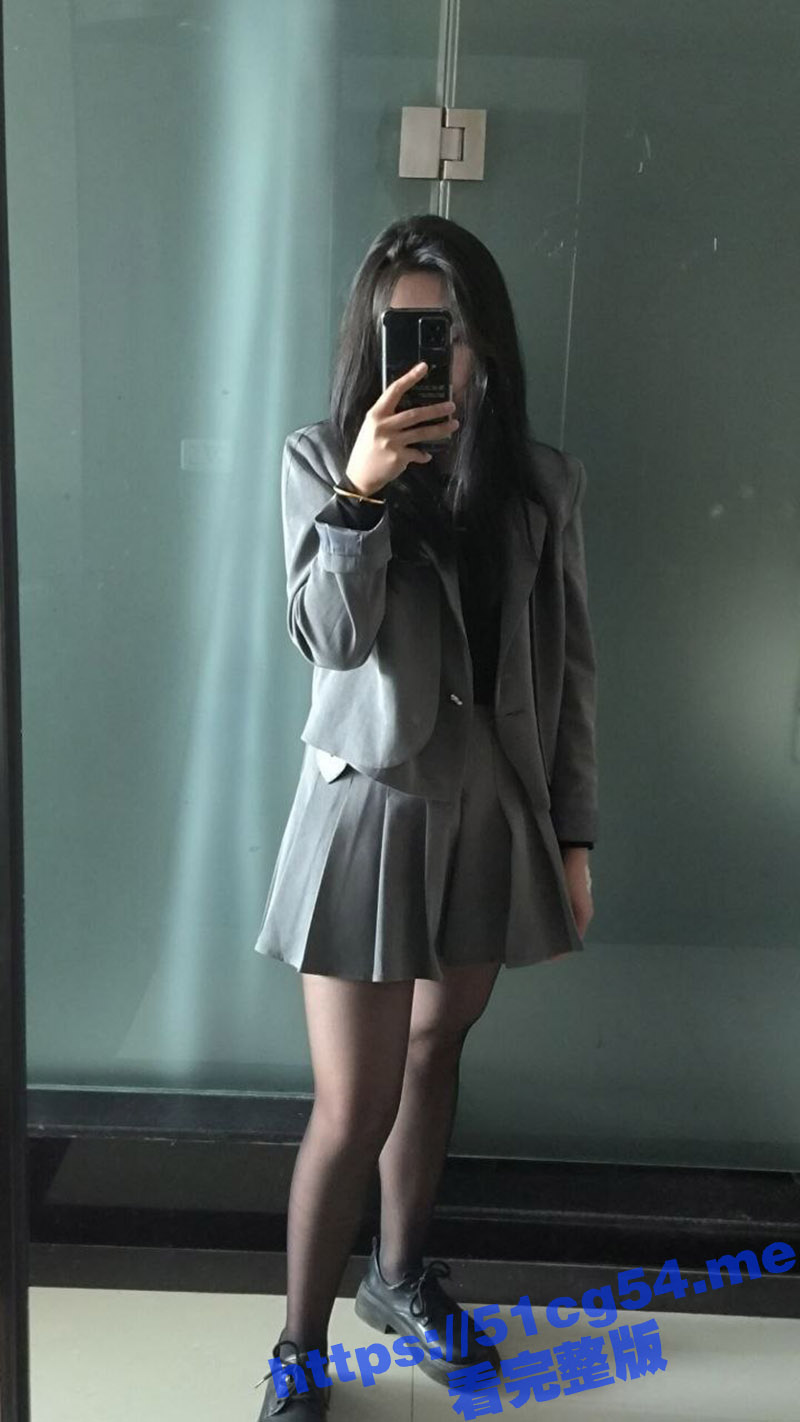 贵州已婚销售人妻陈丹 假装酒醉让同事送自己回家 趁机脱光穿黑丝勾引 口交后在家里各处留下做爱痕迹