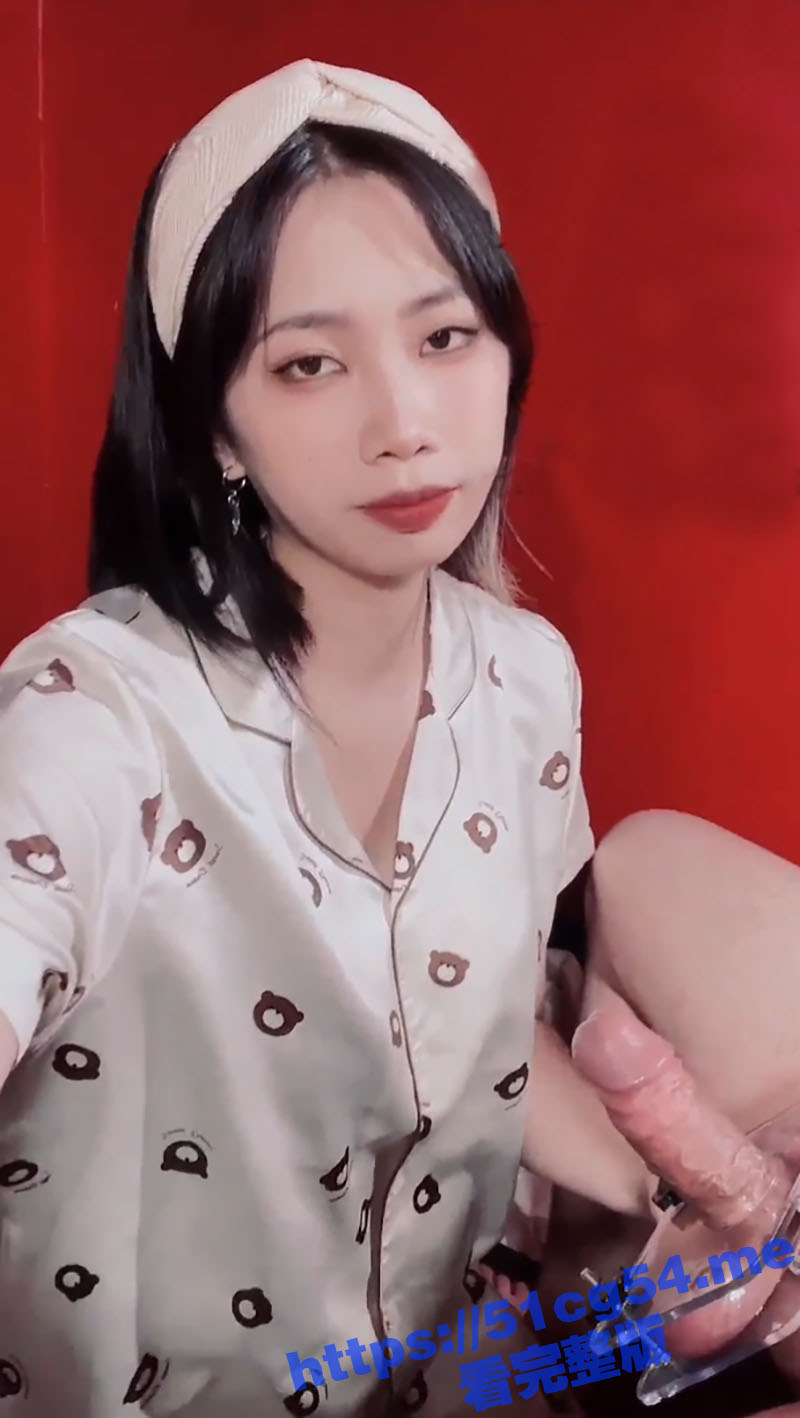 推特调教女神安女王 高颜值大奶美腿的极品女神 玉足虐屌无情渣精 和闺蜜一起爆虐男奴