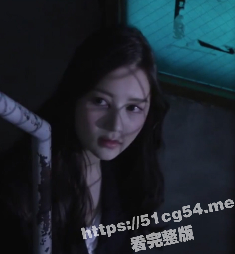 神他妈鬼才剪辑师 把我杰伦的教父用在了AV上 不过这女主的颜值是真高啊 这应该是混血儿吧