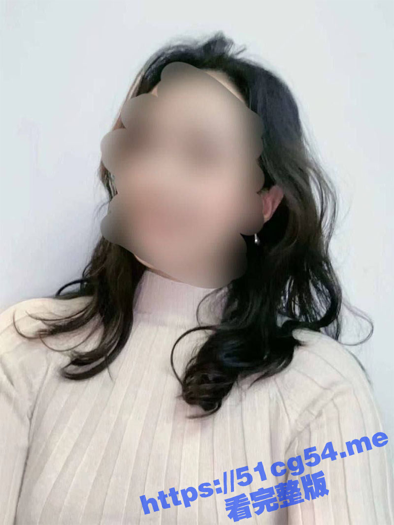 已婚性瘾极品画室女老师 长腿翘臀天生就是骚货 和自己学生长期偷情 兄弟们欣赏一下女老师的性感