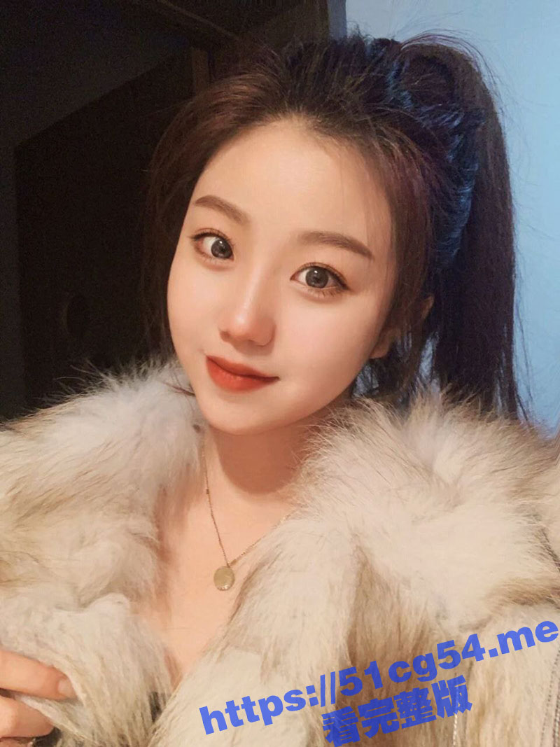 音乐学院的极品反差校花 别看颜值身材很女神 但其实非常好约 忽悠两句就能带到楼道吃鸡操逼