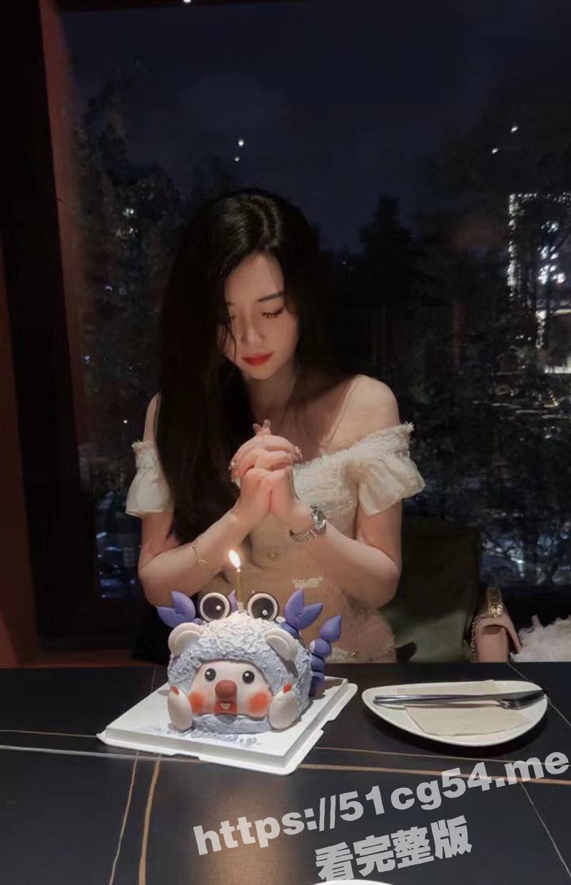 杭州极品身材骚婊 邵珏 重度性瘾患者 背着老公婚内出轨 只要给钱就能上 可快餐可包夜 谁来都能操