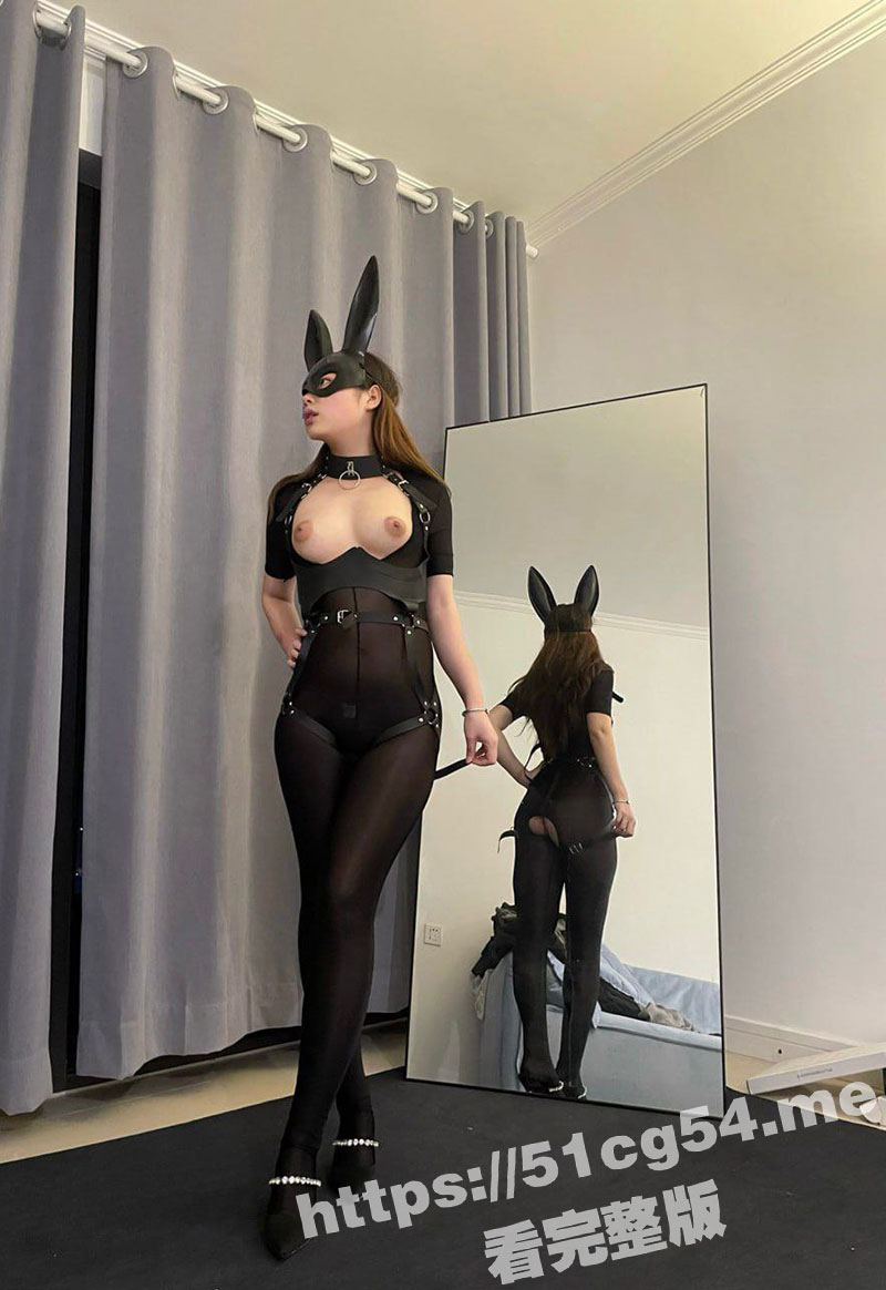 极品御姐反差福利姬上演来自兔女郎的极致诱惑！全程骚话连篇不断求操 最后口爆吞精！