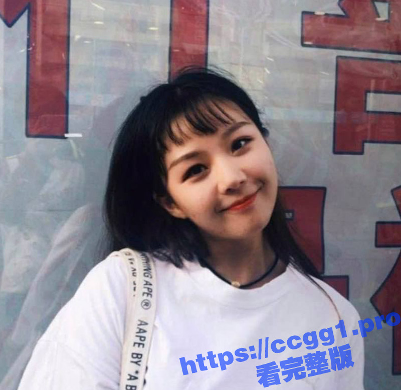 湖南工商大学学姐 李梦茹 身高腿长的极品骚货 背着男友和男同事偷情 在床上骚的像条狗 真是完美炮架啊
