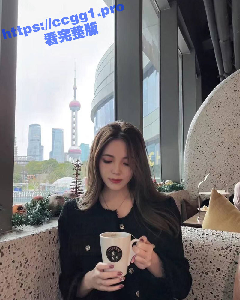 推特极品颜值母狗 bbbwmz 跪喝爸爸的尿液 精液射在小零食上一同吃下 真是一条听话的好母狗